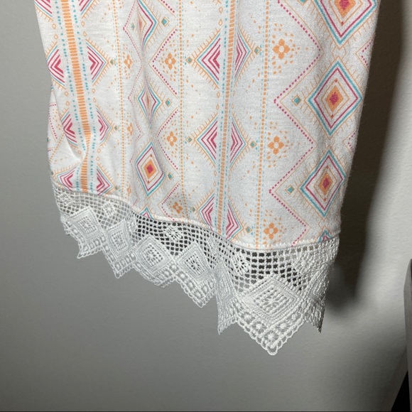 🪴3/$15 Flowy Aztec Mudd lace tank white orange - Picture 3 of 8